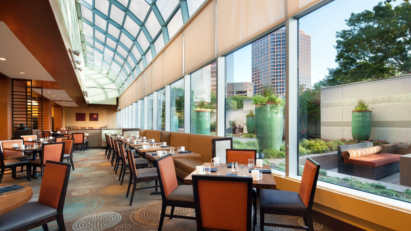 Dallas American Restaurants | Kitchen Table Restaurant & Lounge